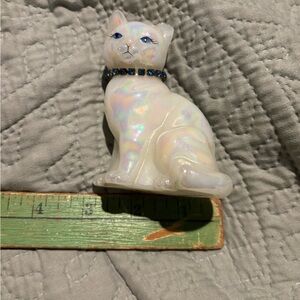 Fenton opalescent White Ceramic Cat Figurine glass t Watson piece